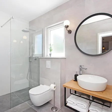 Edita Apartman *